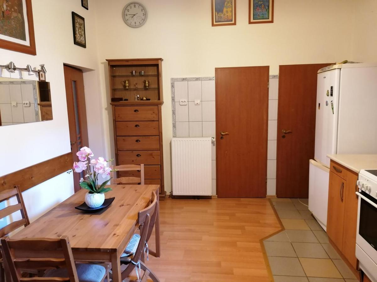 Ara Modern Apartament Oradea Exterior photo